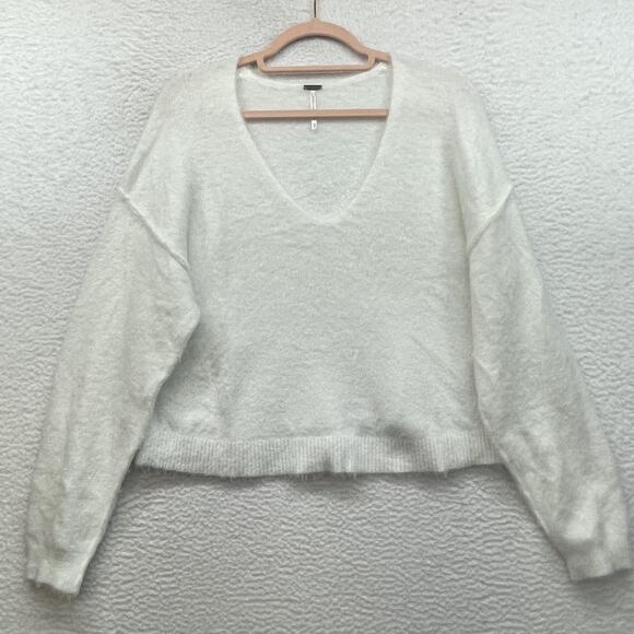 Free People Sweater Womens XS White Princess Knit V Neck Pullover Fuzzy Relaxed - Picture 1 of 10